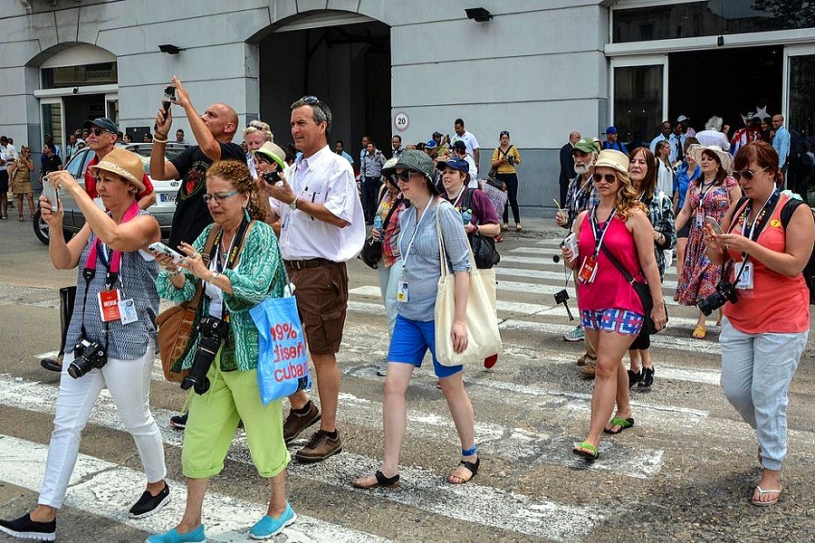 Latinoamérica utiliza a Cuba como puente para atraer a turistas rusos –  Turiweb