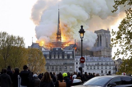 Francia: catedral de Notre Dame de París aún corre riesgo de colapsar