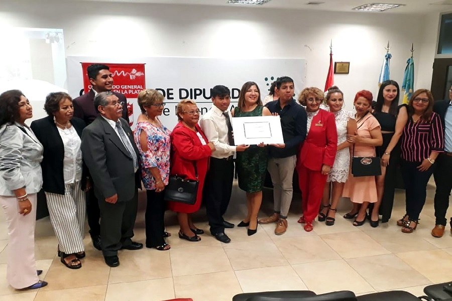 Cancillería premia a organizadores del festival “Perú Vive 2019” en Argentina