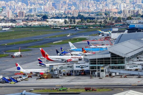 Colombia podría perder competitividad aérea por IVA al tiquete y al combustible de aviación