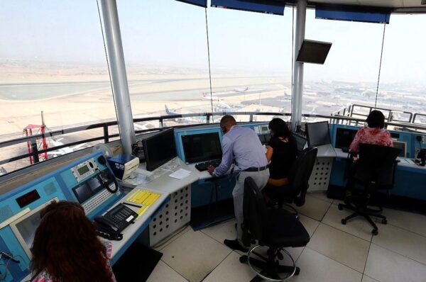 Controladores aéreos inician paro de 72 horas y piden al gobierno solucionar sus demandas