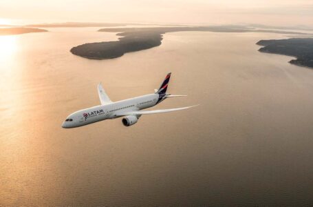 Cuatro empresas compensarán la huella de carbono de sus viajes en alianza con Latam Airlines