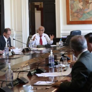 ¿Qué medidas evalúa el gobierno para declarar en emergencia el sector turismo?