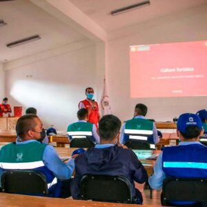 Capacitan a funcionarios y operadores turísticos de Ayacucho por Semana Santa