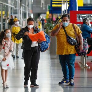 Colombia suspenderá uso de tapabocas en sitios cerrados desde el 1 de mayo