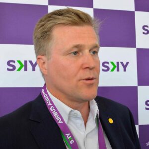 Presidente de Sky Airline no descarta fusión con Avianca en los próximos meses