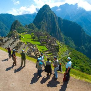 Gobierno declara siete días no laborables para incentivar el turismo