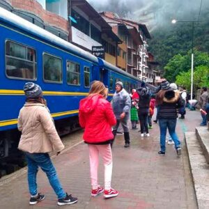 Trenes a Machu Picchu restablecen sus operaciones tras suspensión de paro