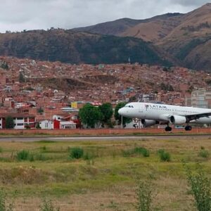 Aeropuertos cerrados por protestas reanudan operaciones aéreas