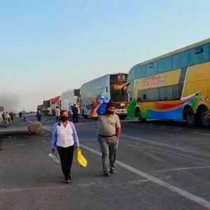 Bloquean varios tramos de la Panamericana Sur en Ica debido al paro en el sur del país
