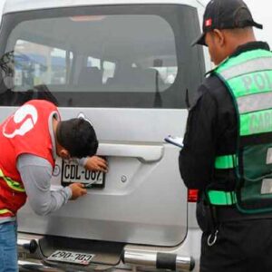 Intervienen a vehículos no autorizados para el servicio de transporte terrestre