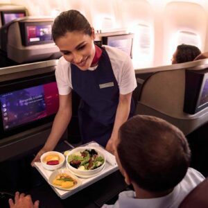 Latam Airlines es reconocida como la aerolínea más sostenible en servicio a bordo