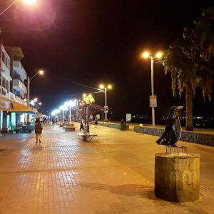 Paracas busca ofrecer a los turistas una vida nocturna ordenada y segura