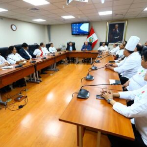 Emprendedores gastronómicos apoyan proyecto de ley que restringe cierre municipal de restaurantes