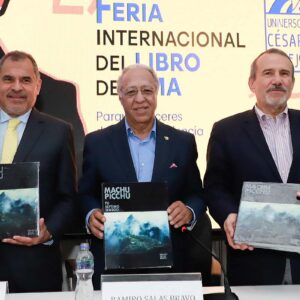 USIL presentó libro “Machu Picchu, tu séptimo sentido” de ex viceministro Ramiro Salas