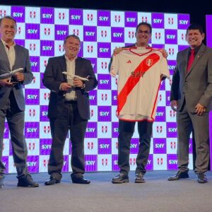 LaBicolor anuncia a Sky Airline como su nuevo patrocinador