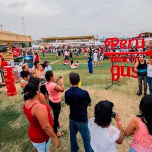 Miles de turistas ecuatorianos visitan Tumbes para disfrutar de sus atractivos y feria “Perú, Mucho Gusto”