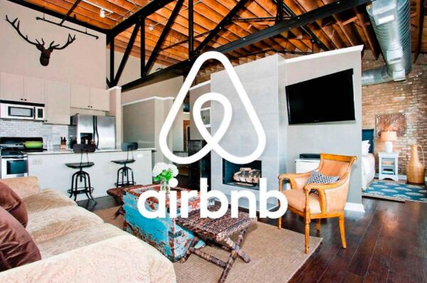 Airbnb anuncia tarifas más bajas, nuevas herramientas y mejoras en la plataforma de reservas