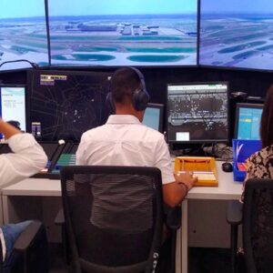 Gobierno alista reserva de controladores aéreos ante eventual falta de personal aeroportuario