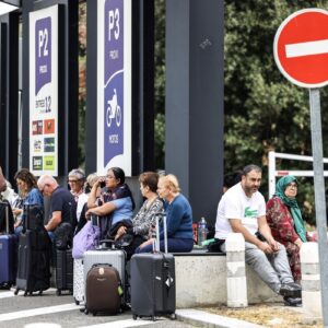 Francia: varios aeropuertos fueron evacuados por amenazas de atentado