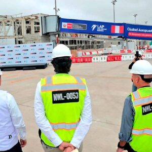 Aeropuerto Jorge Chávez: instalan la primera manga de abordaje del nuevo terminal de pasajeros