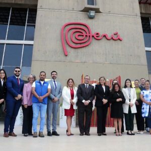 Perú busca afianzar relaciones comerciales e impulsar el turismo con El Salvador
