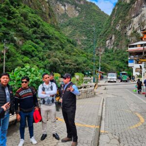 Congresistas fiscalizan servicios y venta de boletos en Machu Picchu Pueblo: evidencian maltrato a turistas