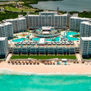 Hilton abre su hotel número 90 en México: el Hilton Cancún Mar Caribe All-Inclusive Resort