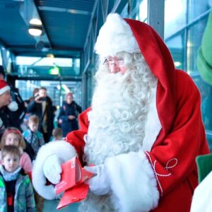 Iberia estrena con un lleno total su nueva ruta a la tierra de Papá Noel