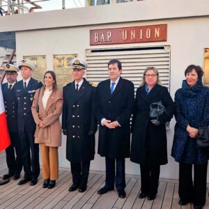 B.A.P. Unión y su tripulación reciben una cálida bienvenida en su arribo a Niza