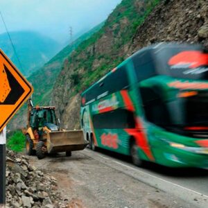 Recomendaciones a conductores ante caída de huaicos en carreteras