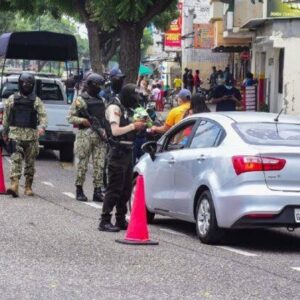 Cancillería recomienda a peruanos en Ecuador permanecer en sus residencias u hoteles