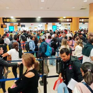 Reportan cancelación de vuelos y retrasos de hasta 3 horas en Aeropuerto Jorge Chávez
