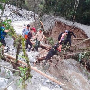 Guardaparques de Machu Picchu apoyan en desplazamiento de visitantes ante huaico en sector Mandor