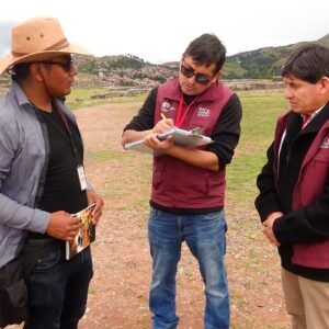 Cusco: intervienen a guías de turismo que operan en Sacsayhuamán