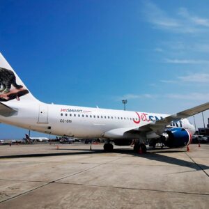JetSmart lanza servicio de vuelos charter para empresas y grupos en Perú