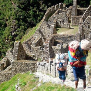 Aprueban en primera instancia proyecto de ley que mejora condiciones laborales de porteadores