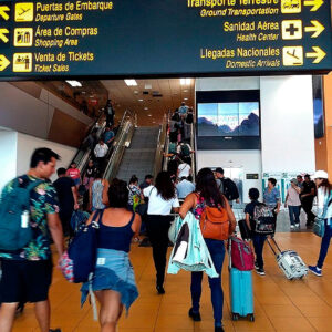 Más de 2 millones de turistas peruanos viajaron al exterior entre enero y agosto