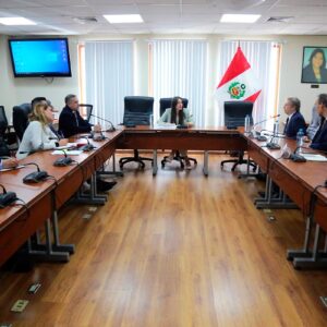 Mesa de trabajo del Congreso analiza alternativas para fortalecer el turismo en el país