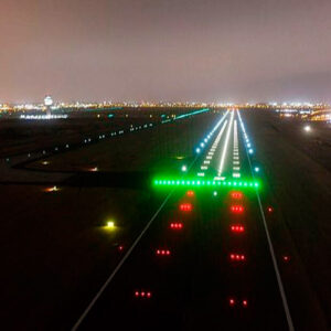 Renovarán sistema de iluminación de pista de aterrizaje del Aeropuerto Jorge Chávez