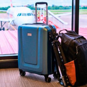 IATA condena decisión de España de prohibir cobros por equipaje de mano