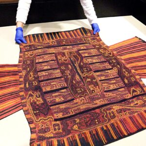 Líderes mundiales conocerán una exclusiva prenda ceremonial Paracas en APEC 2024