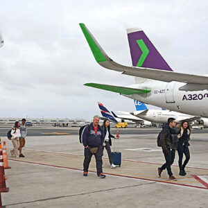 Tráfico aéreo en Perú crece 15.4% hasta octubre impulsado por Lima, Cusco y Arequipa