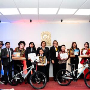 Mincetur premia a escolares que ganaron Concurso Nacional de Cuentos “Letras Viajeras”