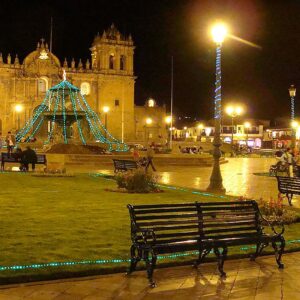 Cusco limitará celebraciones de Navidad y Año Nuevo en su Plaza Mayor hasta la 1 a.m.
