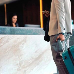 Hospedajes y arrendadores que no registren a extranjeros serán multados con hasta 2 UIT