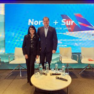 Delta y Latam Airlines participan en Foro de Turismo de AMCHAM