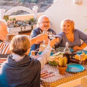 Airbnb: adultos de más de 60 años representan casi el 15% de anfitriones en Perú