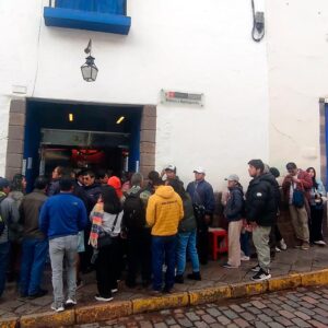 Largas colas para comprar entradas a Machu Picchu tras nueva falla de plataforma Tuboleto.cultura.pe