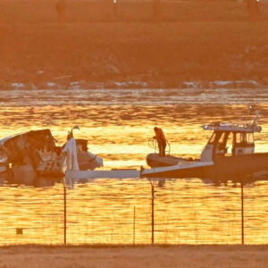 EEUU: autoridades esperan tener conclusiones del accidente aéreo en Washington en 30 días